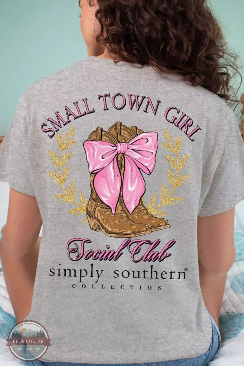 SS-SMALLTOWN-HTHRGRY Small Town Girl Short Sleeve T-Shirt